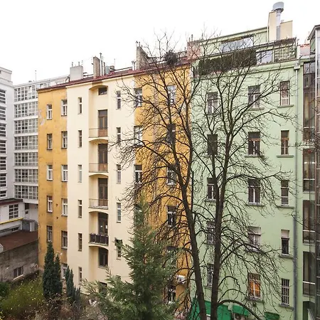 Manesova Astra Apartament *